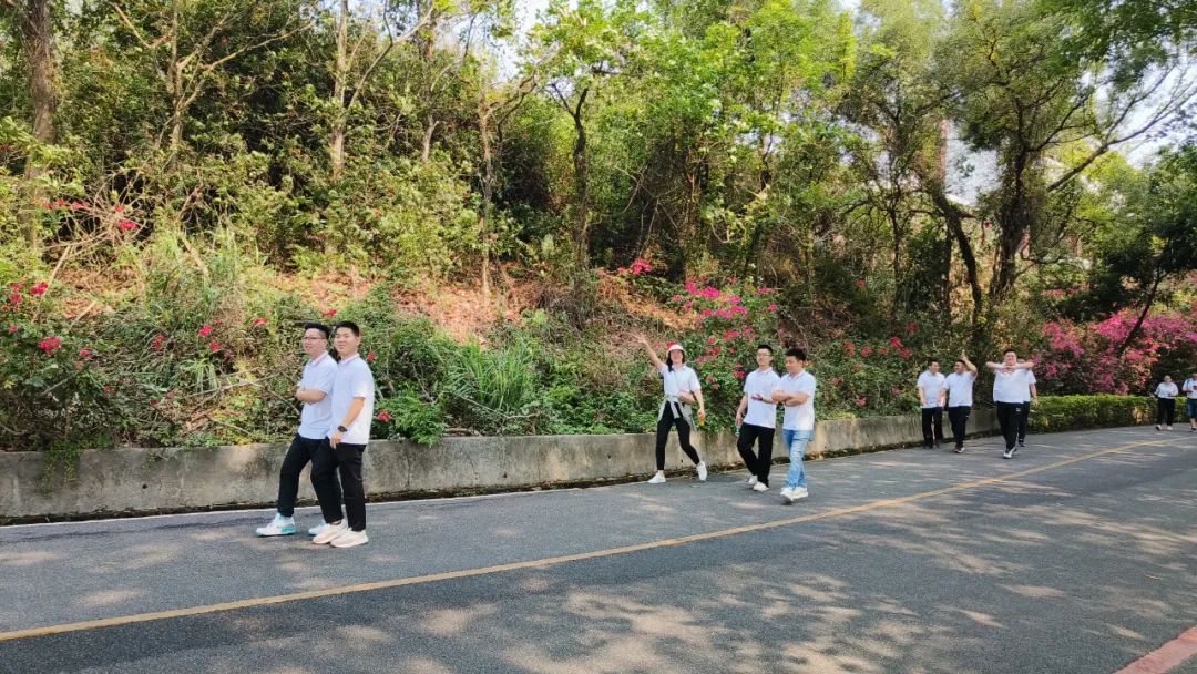 覽紅花湖美景，鑄藍(lán)柯路精神